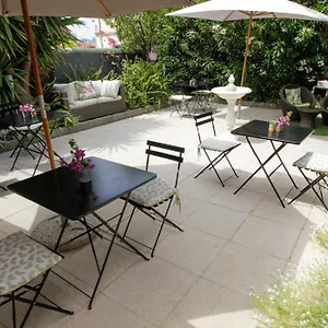 Hotel De L'isere, Cannes